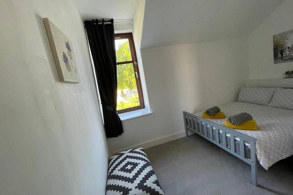 No 10 Immaculate City Centre, Top Floor 2 Bed Flat With Free Parking Inverness Extérieur photo